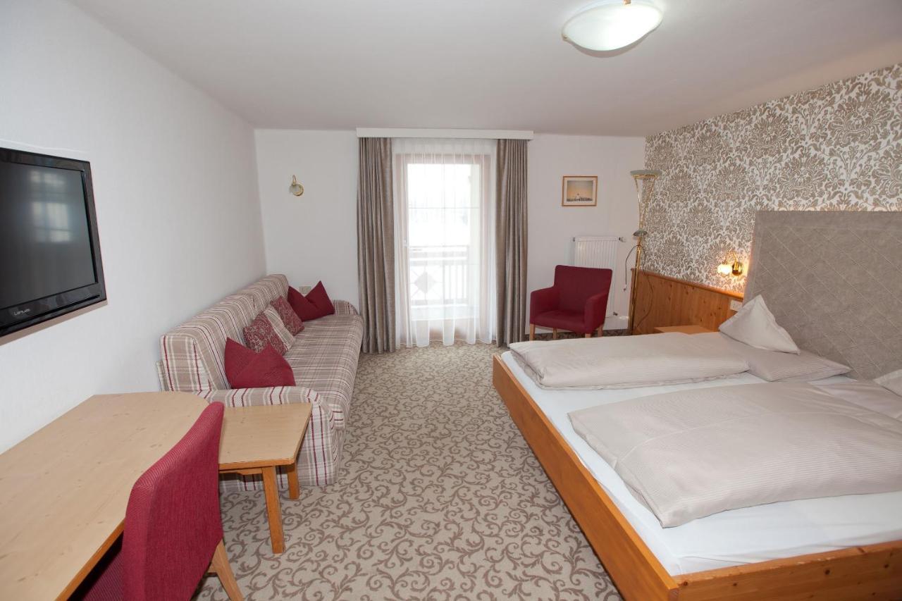 Hotel Goldener Adler Курон-Веноста Экстерьер фото