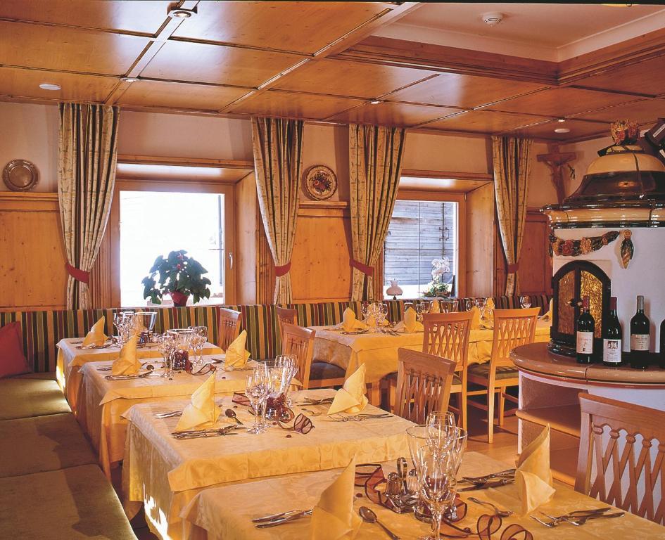 Hotel Goldener Adler Курон-Веноста Экстерьер фото