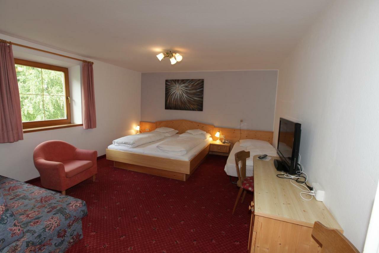 Hotel Goldener Adler Курон-Веноста Экстерьер фото